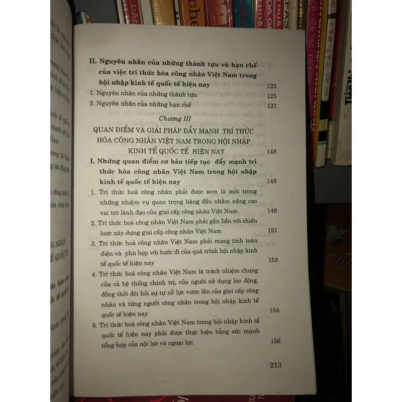 Trí thức hoá công nhân Việt Nam trong hội nhập kinh tế quốc tế  hiện nay  608021