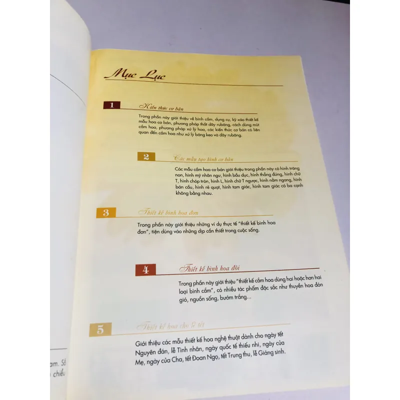 NGHỆ THUẬT CẮM HOA GIA ĐÌNH VÀ LỄ HỘI  711696