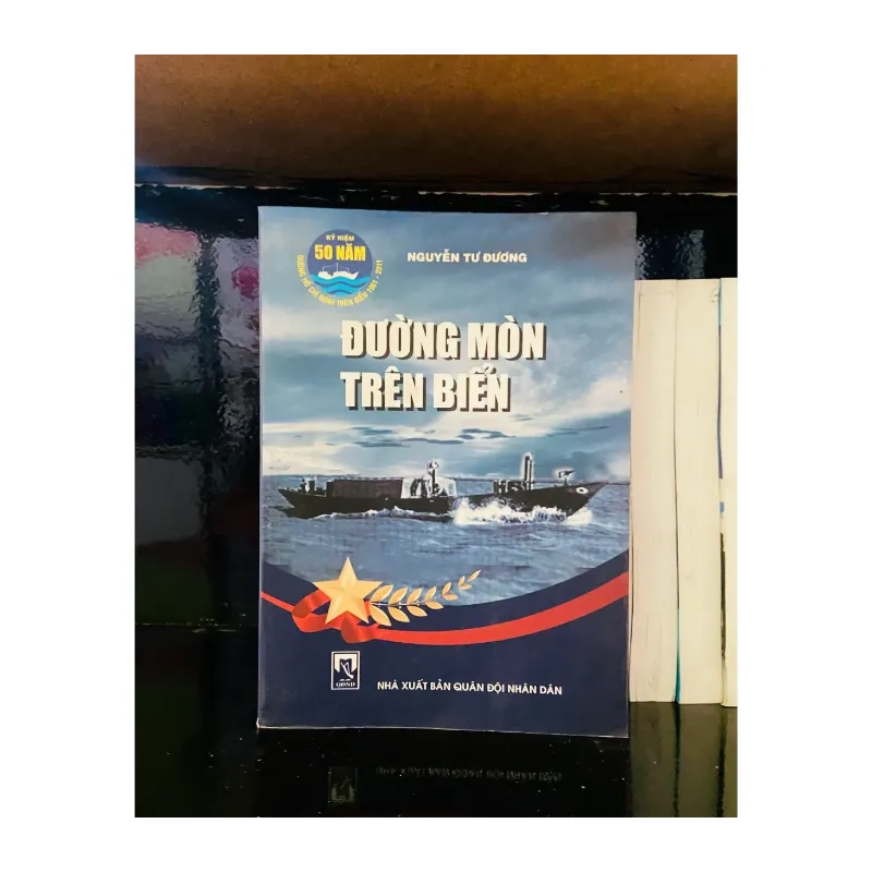 Đường mòn trên biển - Nguyễn Tư Đương 981941