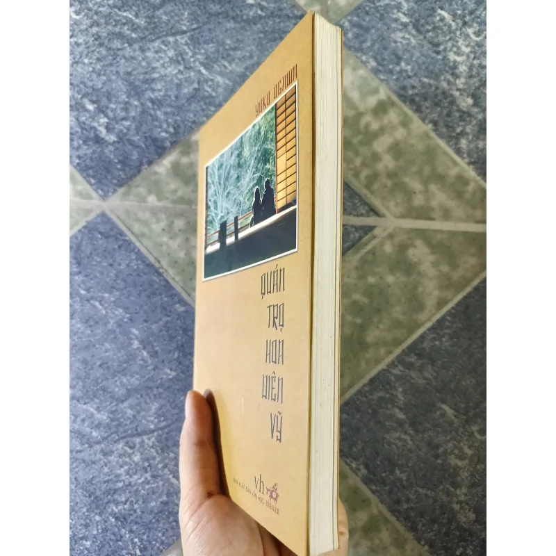 Quán trụ hoa diên vỹ - Yoko Ogawa 789151