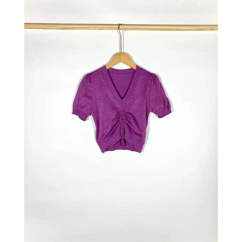 Áo Mongtoghi Hiệu Hàn Form Croptop
Size S M
 452621