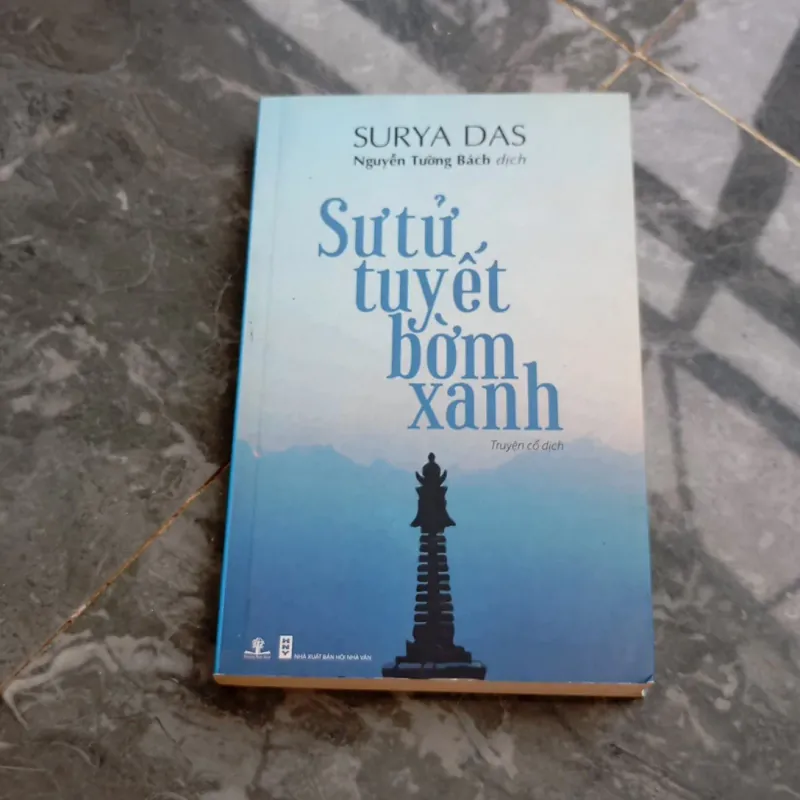 Sư tử tuyết bờm xanh 786657