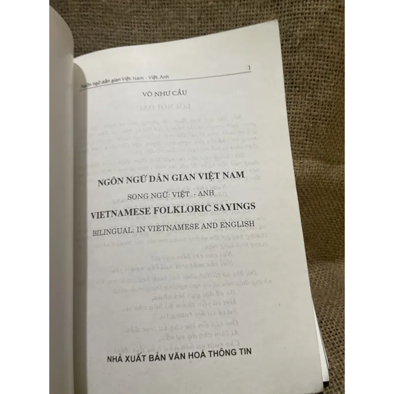 Ngôn ngữ dân gian Việt Nam - song ngữ Việt -Anh  958651