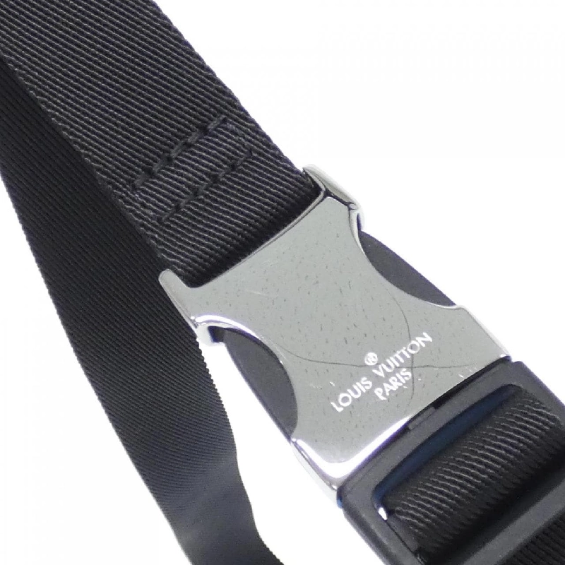 Túi đeo chéo Louis Vuitton Taiga Lama Bum Bag Outdoor M30459 - Hàng hiệu Chính hãng 768309