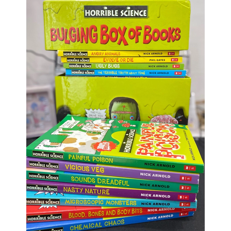 Horrible Science (Sách nhập) - 20 quyển kèm box 462015
