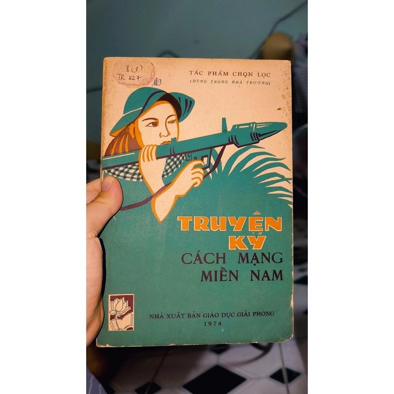 TRUYỆN KÝ CÁCH MẠNG VIỆT NAM (NXB GDGP 1974) 470346