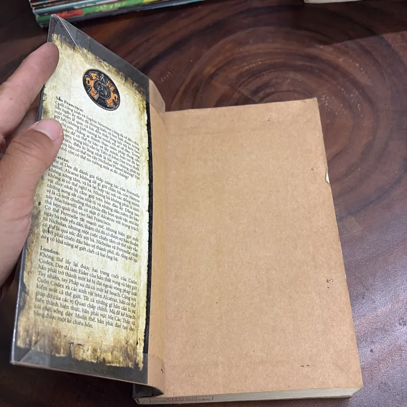 II Kẻ Chiêu Hồn, Bí Mật Của Nicholas Flamel Bất Tử - Michael Scott - 2011 998077