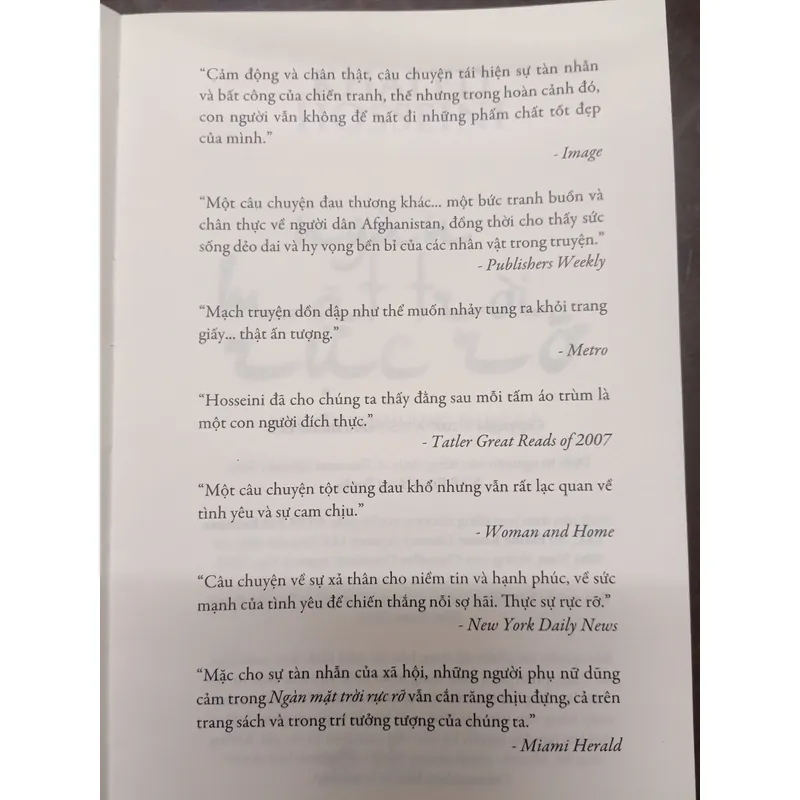 Ngàn mặt trời rực rỡ - Sách cũ 642576