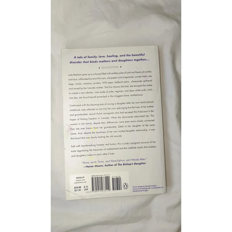 White Walls: A Memoir about Motherhood, Daughterhood, and the Mess in Between 748333