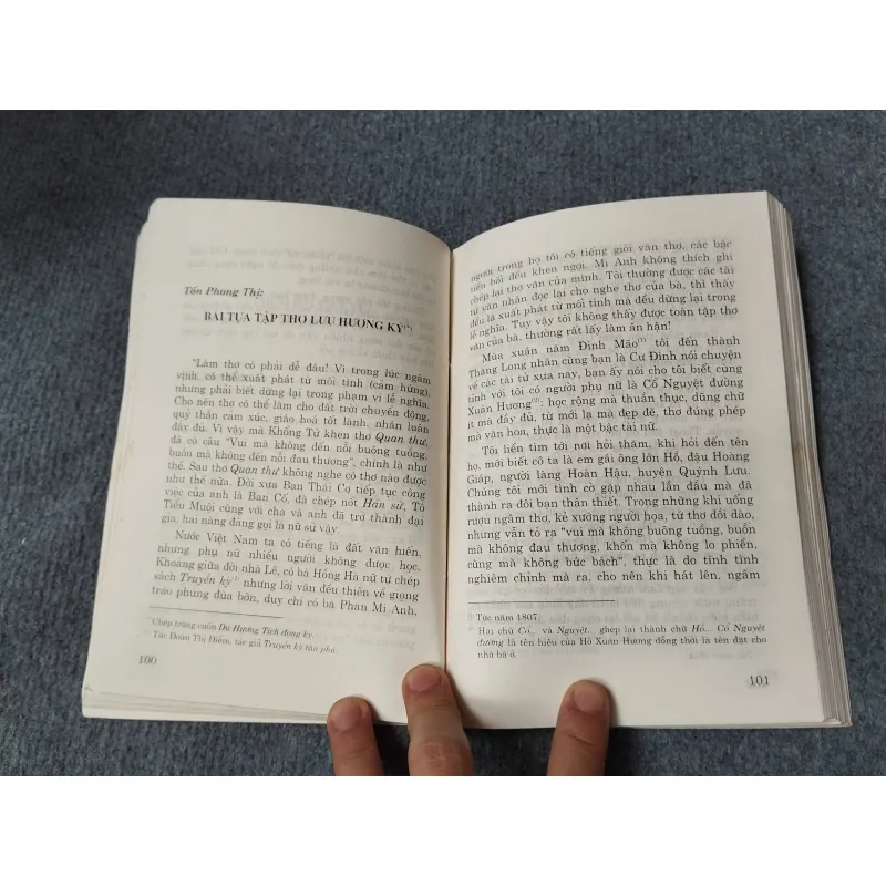 HỒ XUÂN HƯƠNG THƠ VÀ ĐỜI 729248