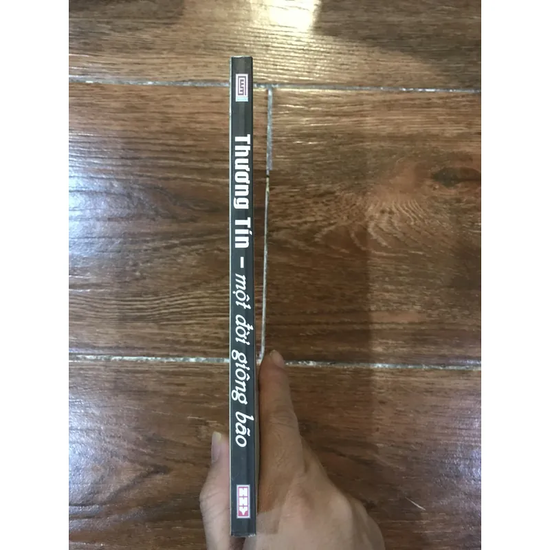 Hồi ký Thương Tín một đời giông bão 728558