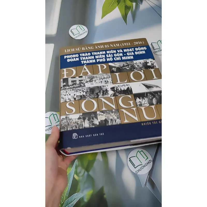 [MIỄN PHÍ BỌC SÁCH] Đáp Lời Sông Núi - Nhiều Tác Gỉa 990434