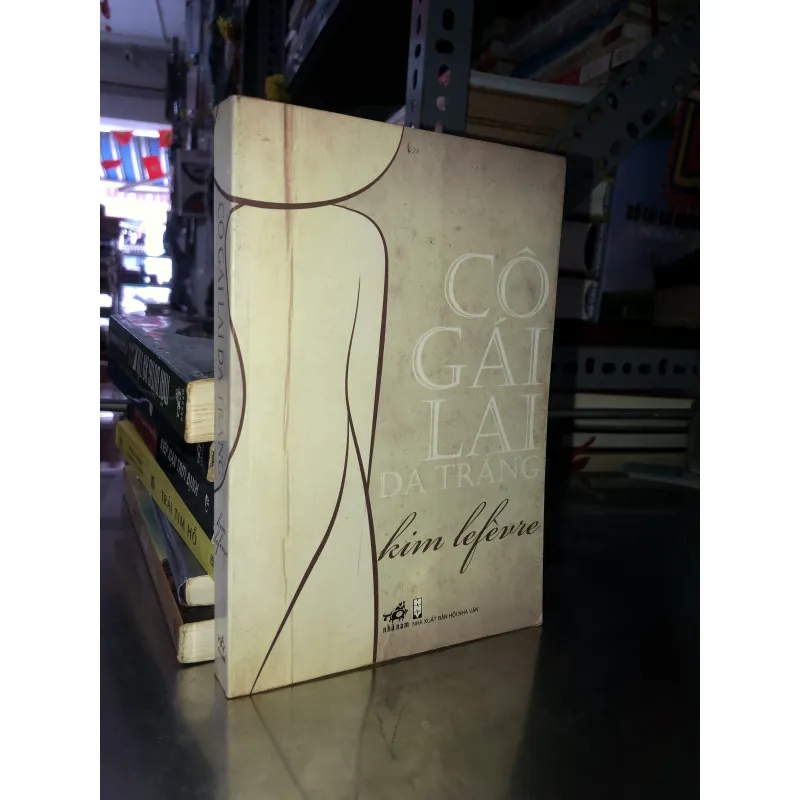 Cô gái lai da trắng - Kim Lefèvre 1022669