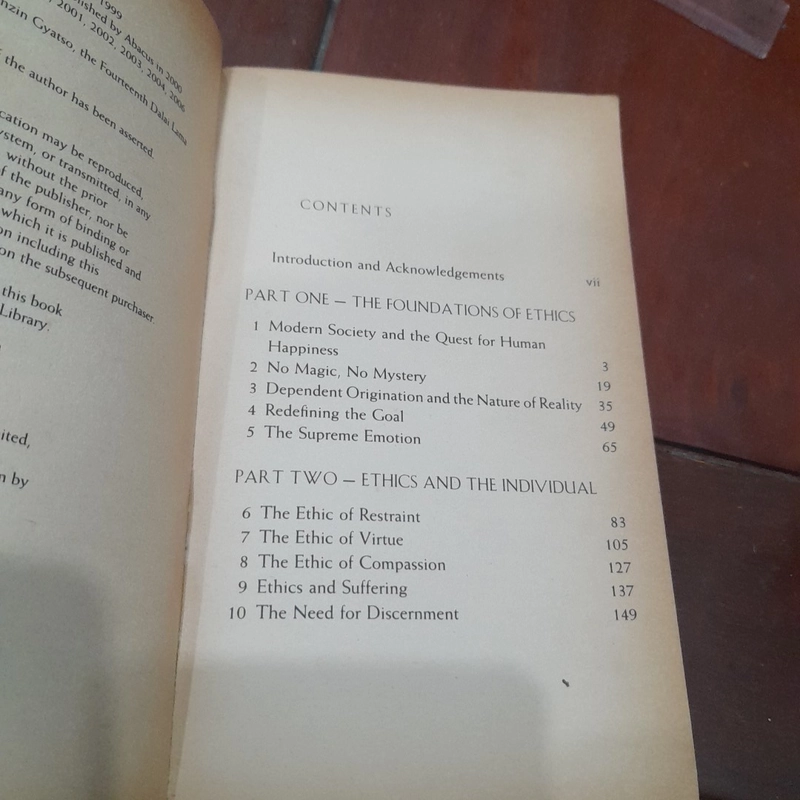ANCIENT WISDOM, MODERN WORLA - ethics for the new millennium 518879