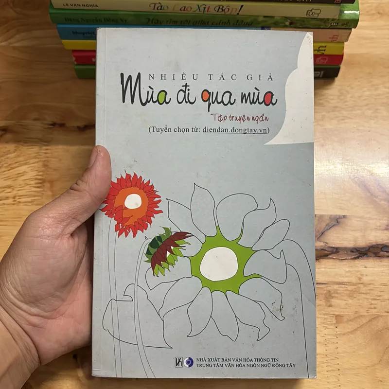 II Combo Sách: 14 Cuốn Văn Học Nhiều Thể Loại 703666