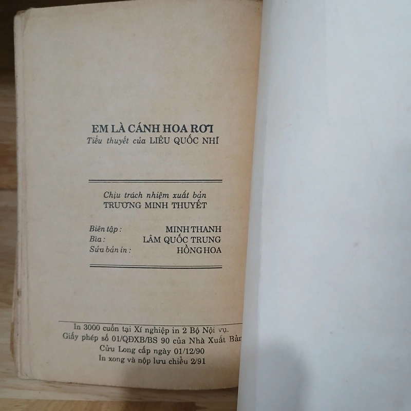 Em Là Cánh Hoa Rơi (Xb 1991) - Liêu Quốc Nhĩ 507670