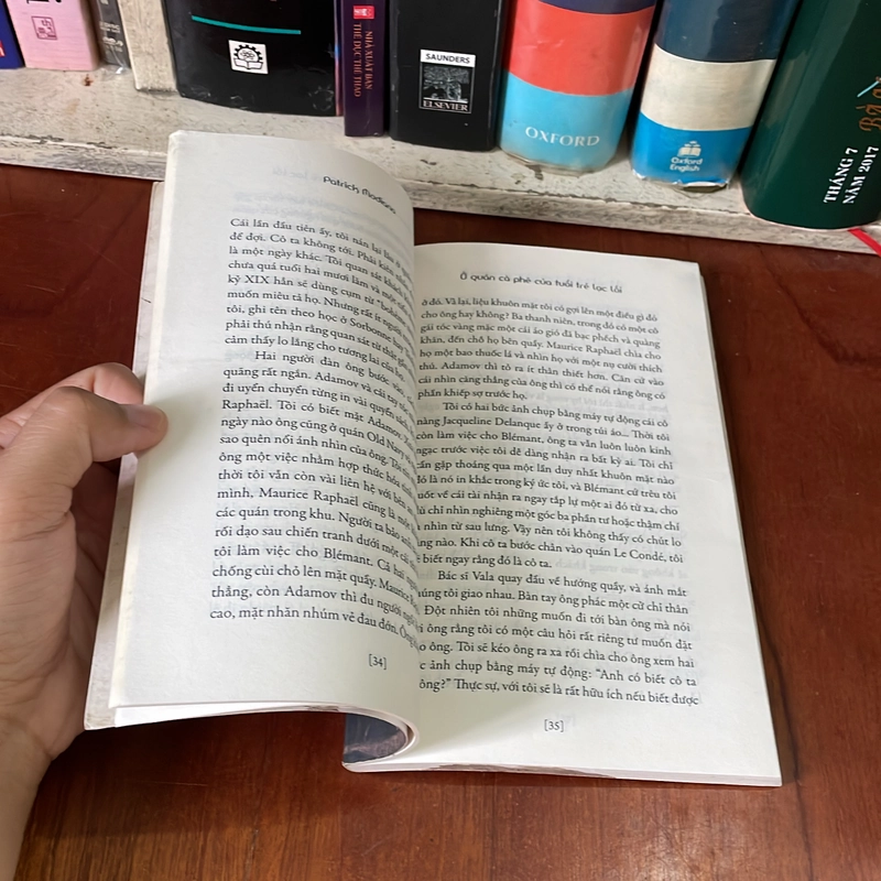 II Văn Học Nước Ngoài: Ở Quán Cafe Của Tuổi Trẻ Lạc Lối - Patrick Modiano - 2015 542692