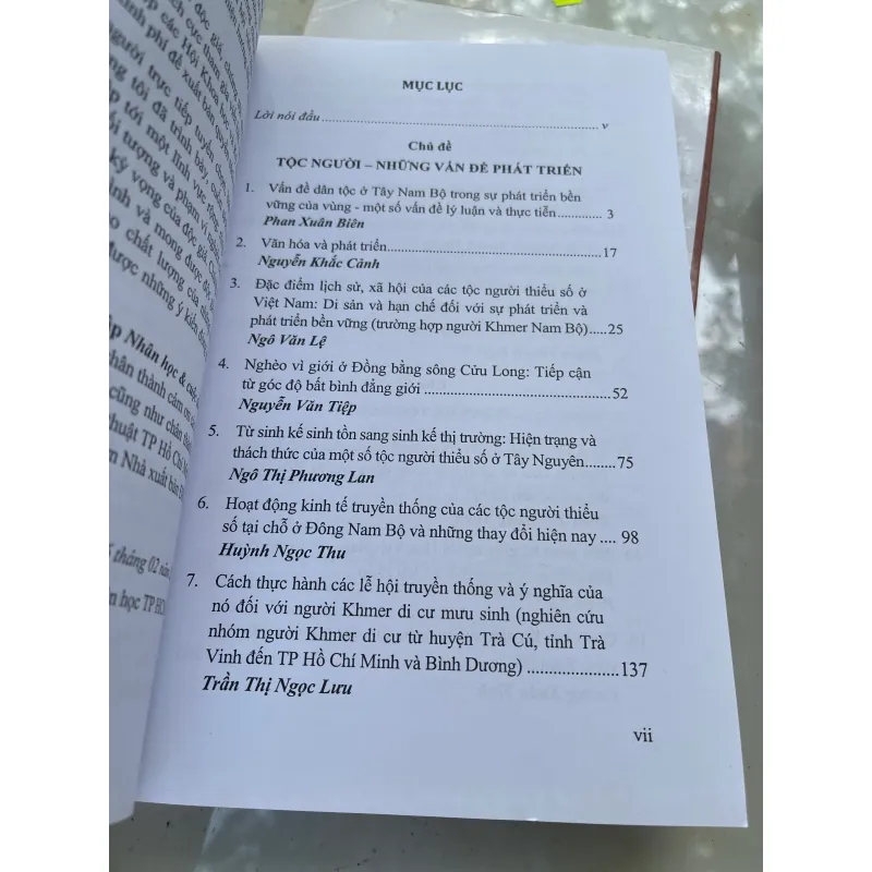 NHÂN HỌC & CUỘC SỐNG: TẬP CHUYÊN KHẢO TỘC NGƯỜI VÀ QUAN HỆ TỘC NGƯỜI 1029114