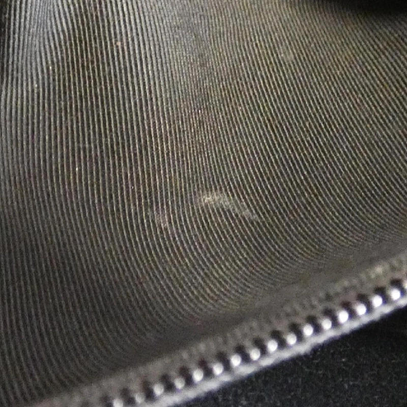 Túi xách chéo Chanel 611823