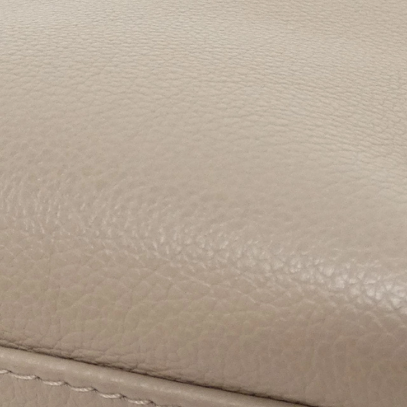 Túi Louis Vuitton On My Side MM M53825 619209