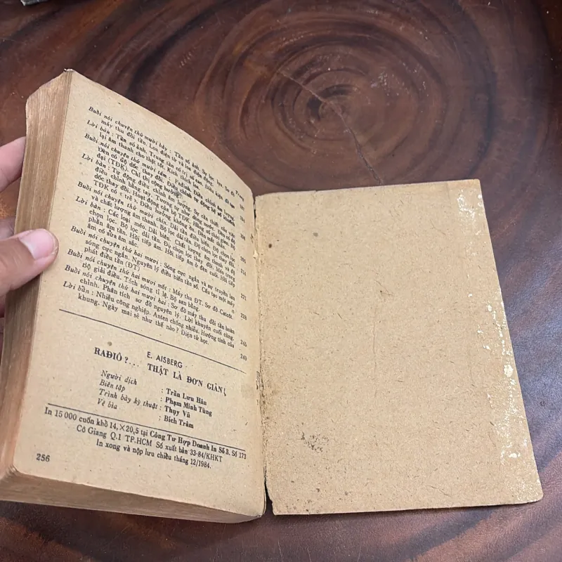 II Sách Kỹ Thuật: RAĐIÔ?.. Thật Là Đơn Giản (Radio) - E. AISBERG - 1984 996934