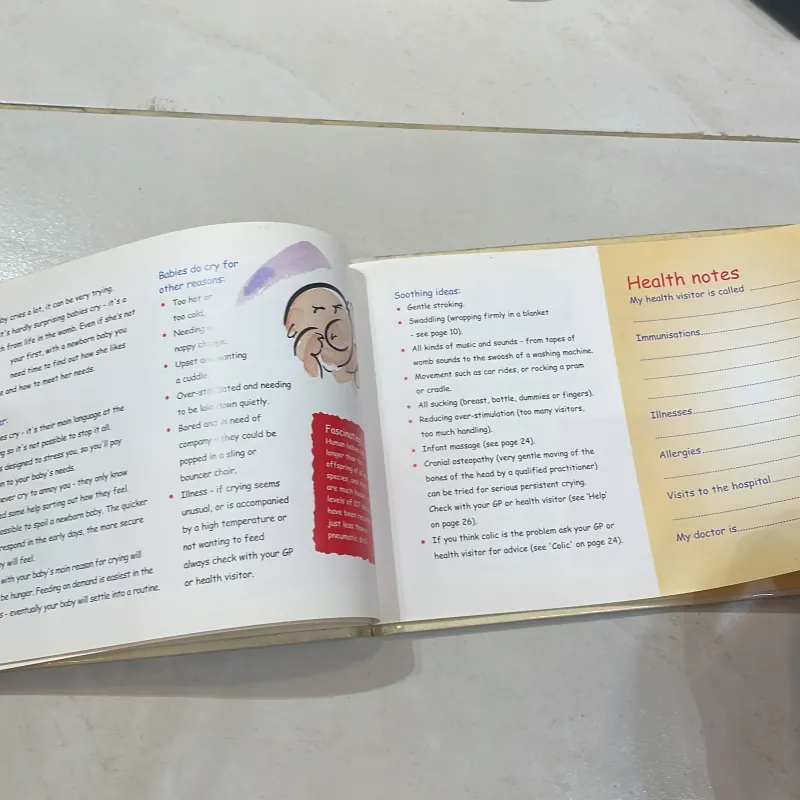 NGOẠI VĂN tiếng anh trẻ em : Baby’s First Year - nhật kí đầu đời của con - sách kinh điển 1027841