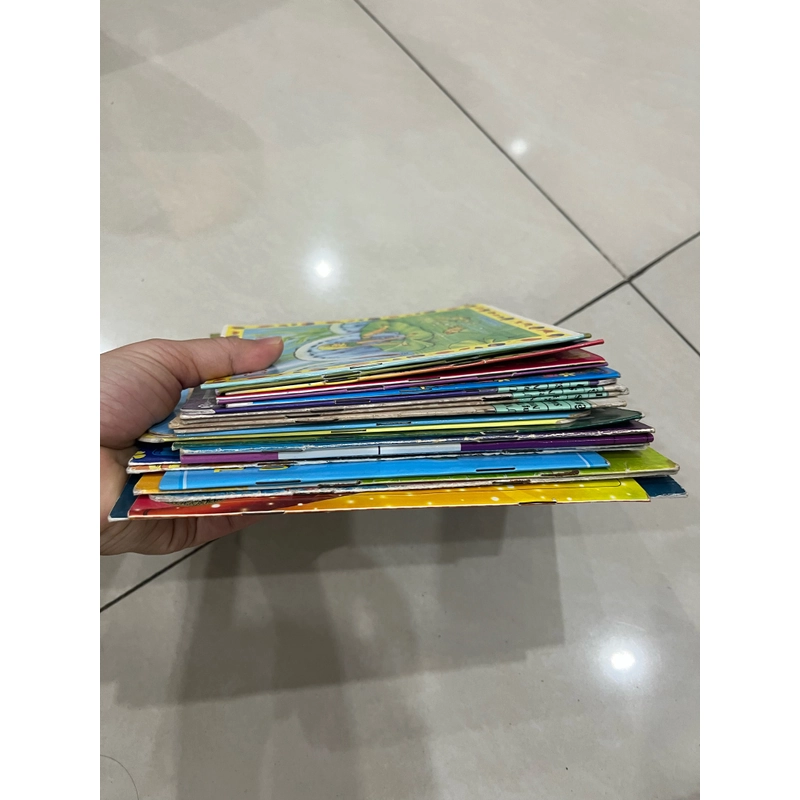 Sách truyện tranh thiếu nhi cũ combo 23 cuốn 526748