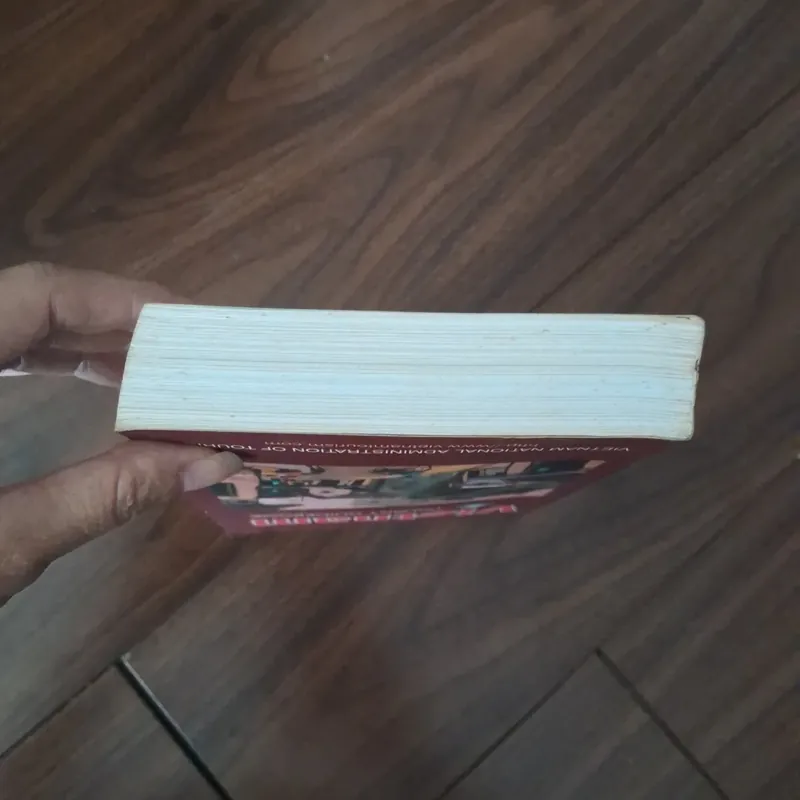 Vietnam tourist guidebook 734273