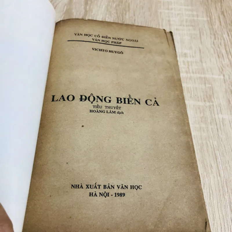 LAO ĐỘNG BIỂN CẢ – Victor Hugo 960020