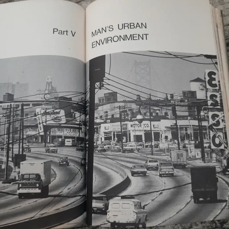 Sách ngoại văn Anh. ENVIRONMENT AND MAN. Dr Richard H. Wagner -State Colleg.  Oct 1970 733496