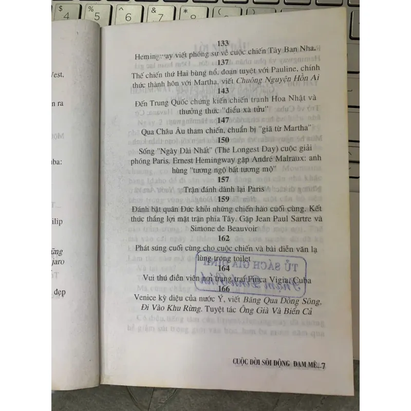 CUỘC ĐỜI SÔI ĐỘNG ĐAM MÊ CỦA HEMINGWAY - PHAN QUANG ĐỊNH (BIÊN SOẠN) 734569