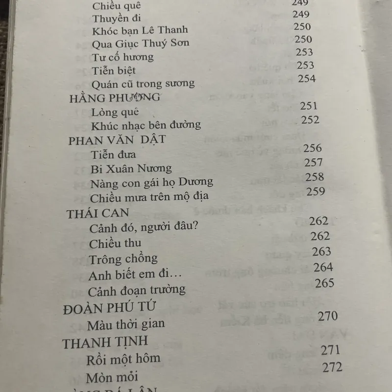 Thơ mới 1932-1945 tuyển chọn 719340