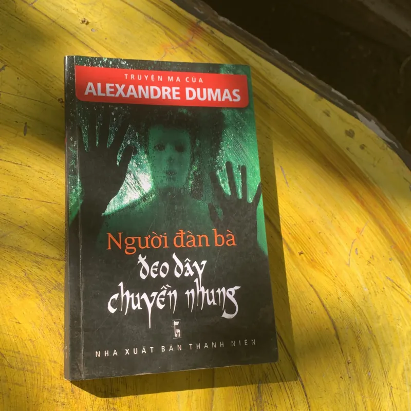 COMBO QUỶ ÁM & NGƯỜI ĐÀN BÀ ĐEO DÂY CHUYỀN NHUNG  783383