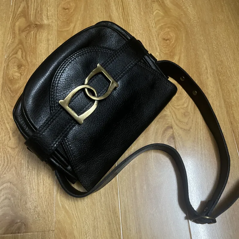 Túi nữ 23*18*8 da thật đeo vai 2hand 973318