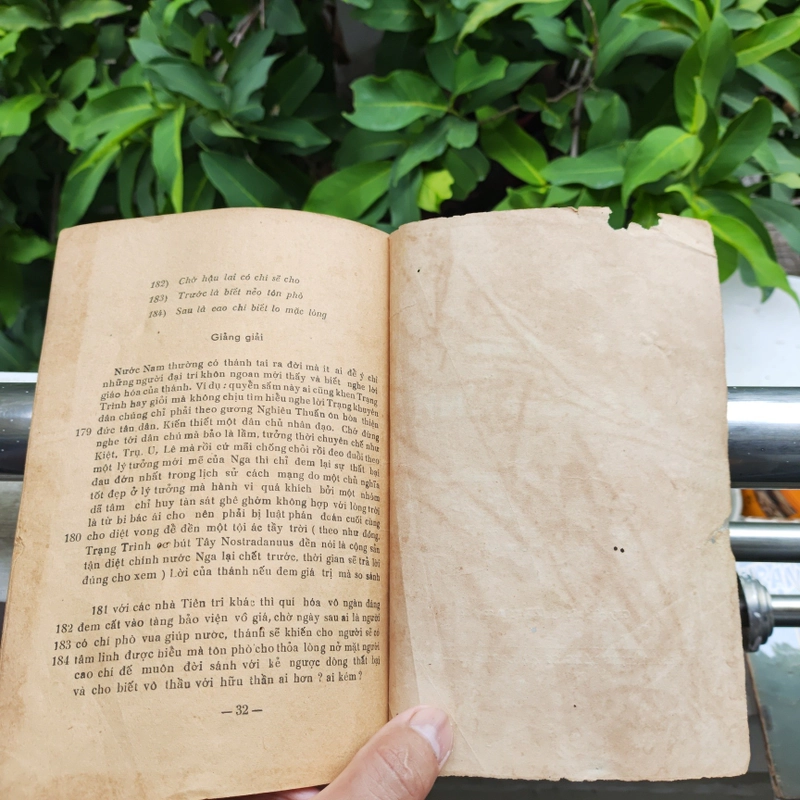 Sấm Trạng Trình Giảng Giải - quyển 1 549263