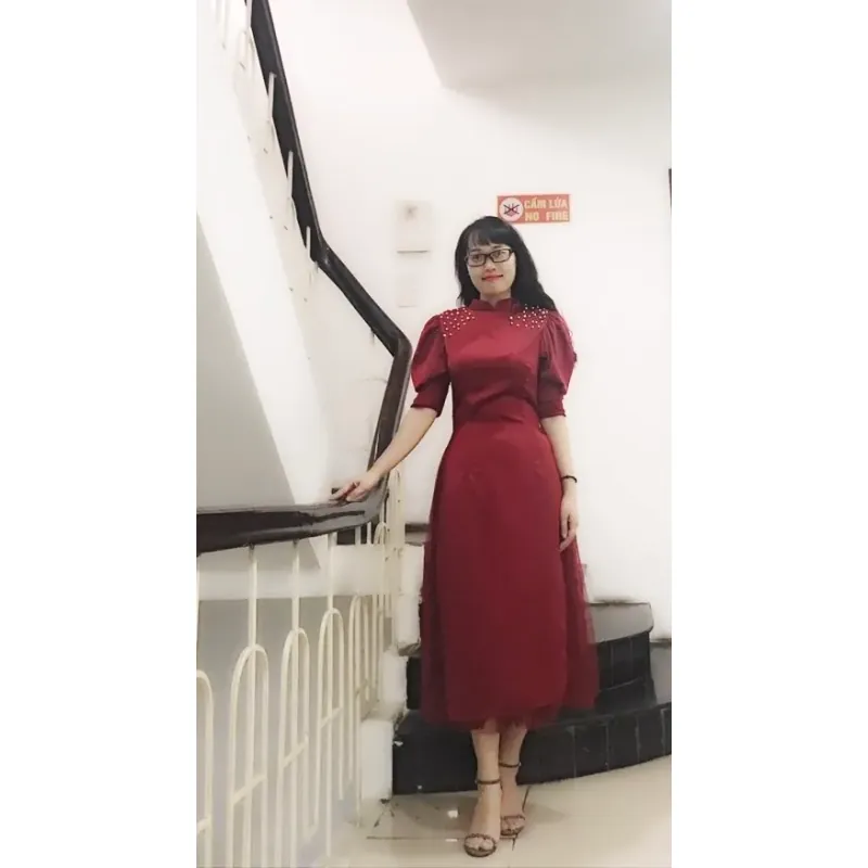 Váy nữ dài midi đỏ kiểu cổ điển kết hợp đính đá vai 1024418