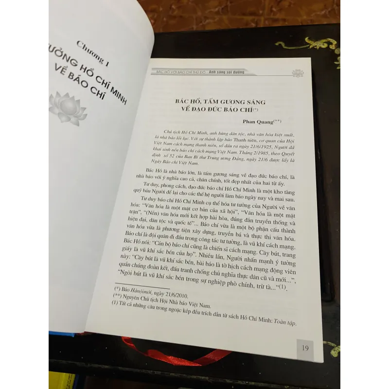Bác Hồ với báo chí thủ đô Ánh sáng soi đường 974780