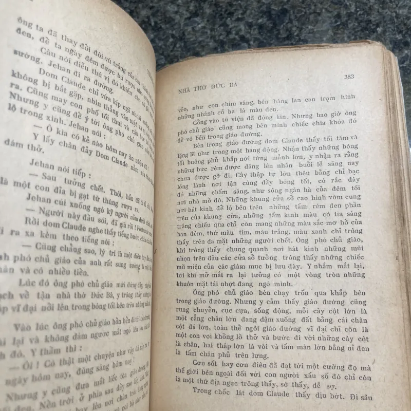 Thằng gù ở nhà thờ Đức Bà Victor Hugo dịch Mặc Đỗ XB 1973 787291