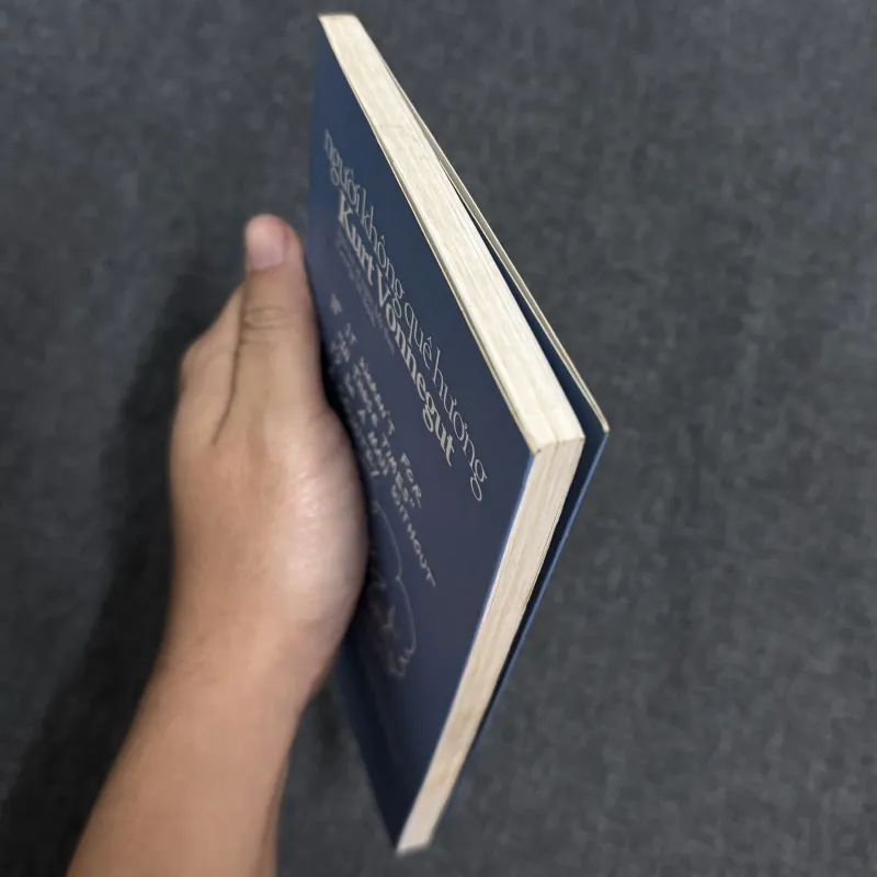 Người không quê hương: Hồi ký về nước Mỹ thời George W. Bush - Kurt Vonnegut 925886