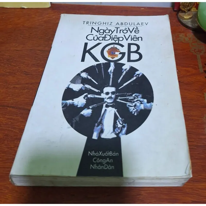 Ngày trở về của điệp viên KGB ( sách hiếm) 757557