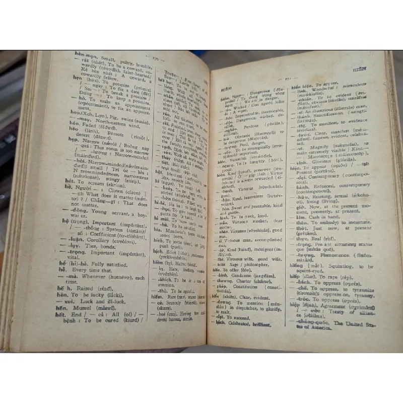 Từ điển anh việt tiêu chuẩn - Lê Bá Kông & Lê Bá Khanh 127341