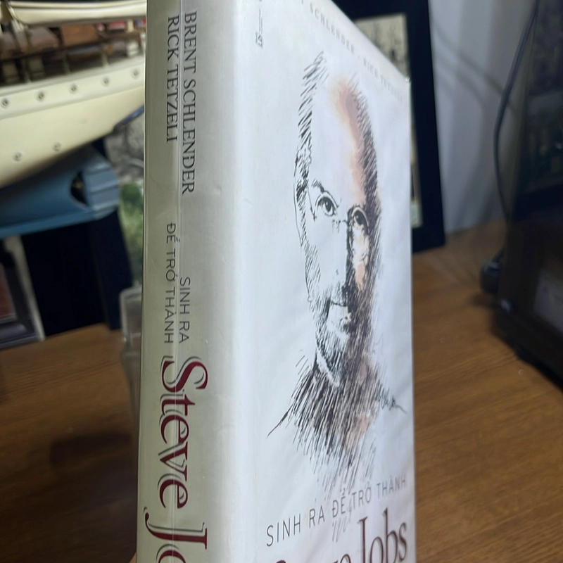 Sinh ra để trở thành Steve Jobs Brent Schlender 502544