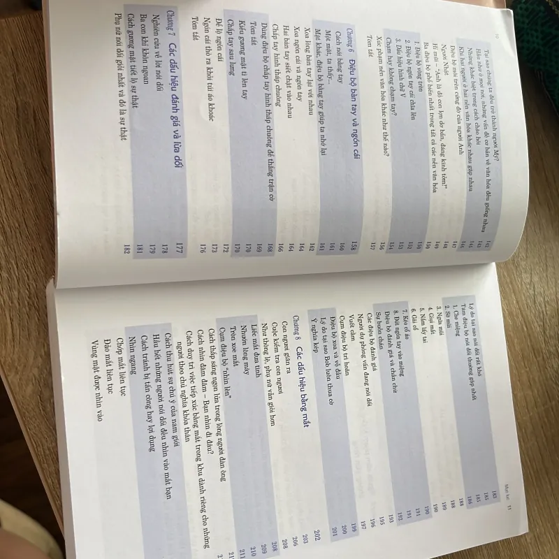 Cuốn sách hoàn hảo về ngôn ngữ cơ thể - Allan and Barbara Pease 1009106