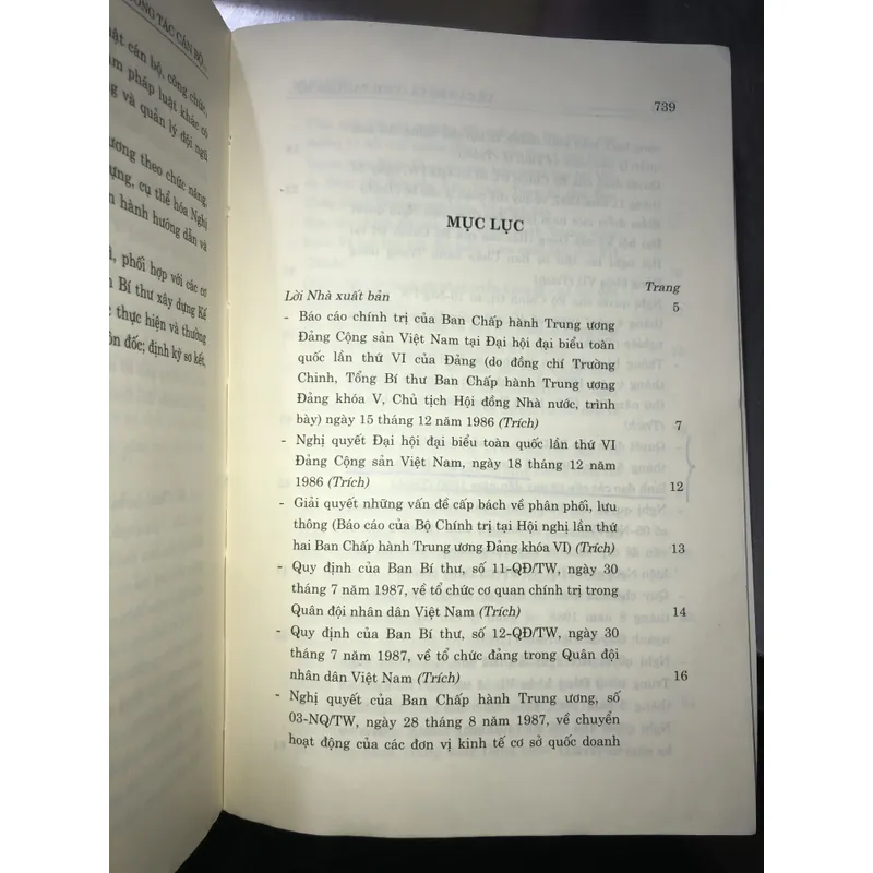 Về cán bộ và công tác cán bộ trong thời kỳ đổi mới  720303