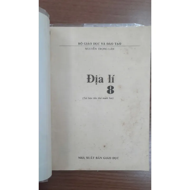 Địa lí 8, in năm 2001 1031175