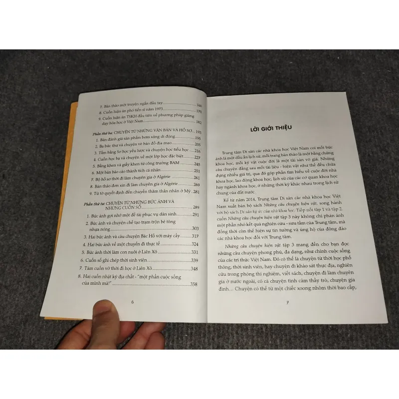 NHỮNG CÂU CHUYỆN HIỆN VẬT TẬP III 993088