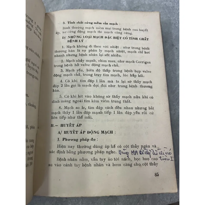 BỆNH CHỨNG VÀ TRỊ LIỆU - TRẦN KHIẾT, BÙI CHÍ HIẾU 992875