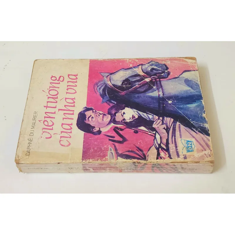 Văn học cổ điển Pháp: VIÊN TƯỚNG CỦA NHÀ VUA (Daphné Du Maurier) 717973