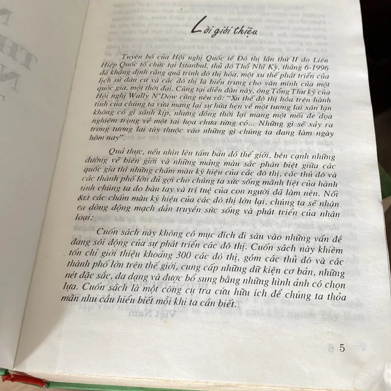 NHỮNG THÀNH PHỐ NỔI TIẾNG THẾ GIỚI,bìa cứng (xb 2001) 697954