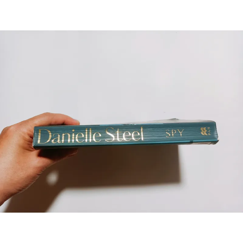 Spy - Danielle Steel  757813